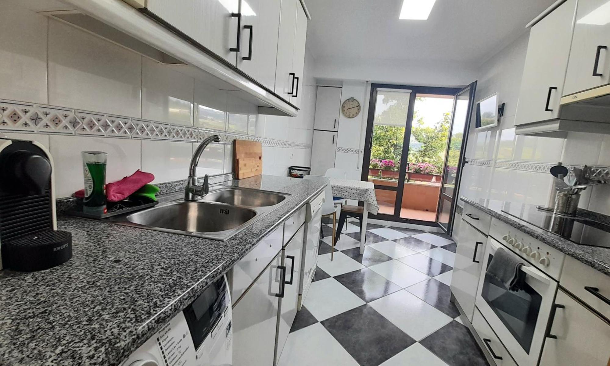 Zuberoa- Vistas, Terraza Y Parking Apartamento Zarautz Exterior foto